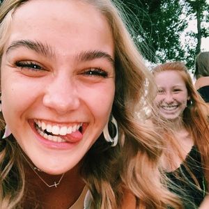 Meet your Posher, Addie